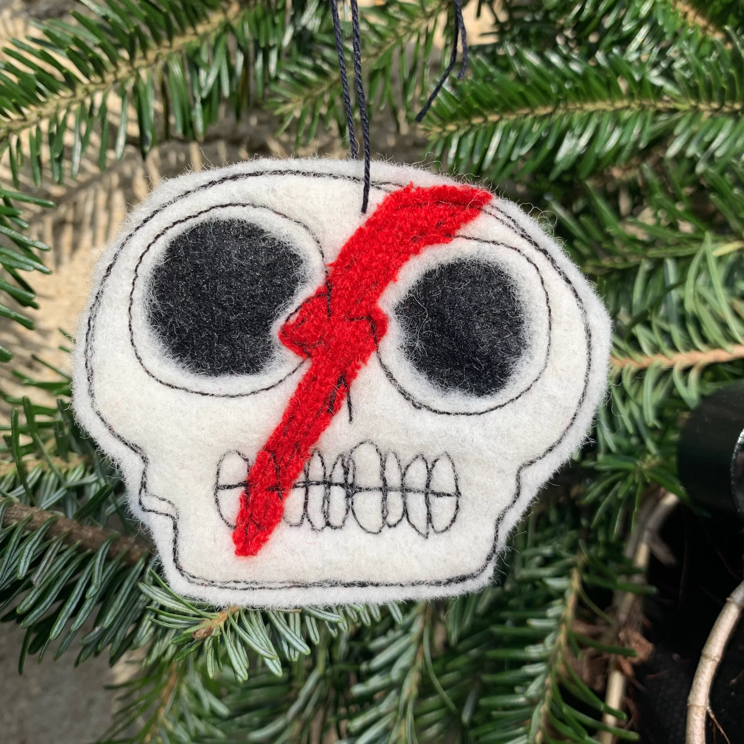 SardineClothing Ornaments-Bowie Skull Ornament